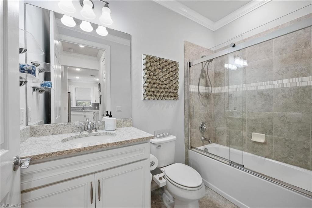 7670 Jacaranda LN, NAPLES FL 34114-17