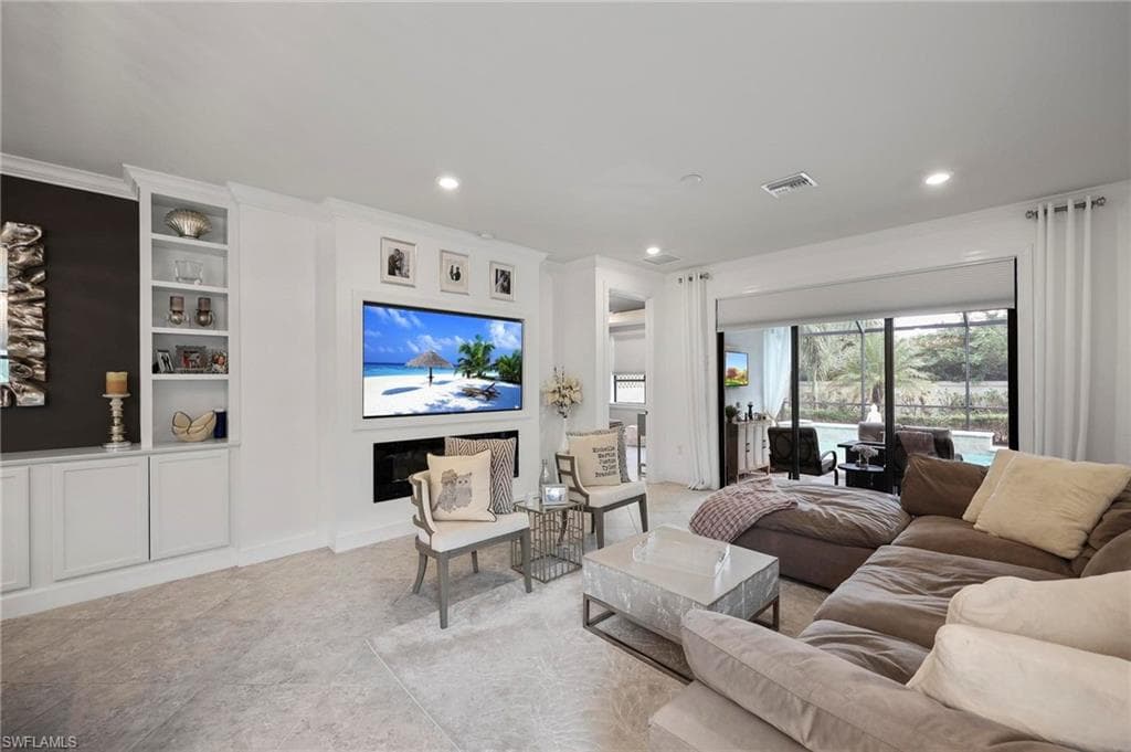 7670 Jacaranda LN, NAPLES FL 34114-7