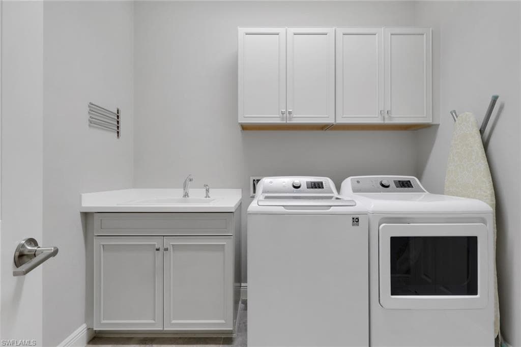 2231 Marquesa CIR, NAPLES FL 34112-26