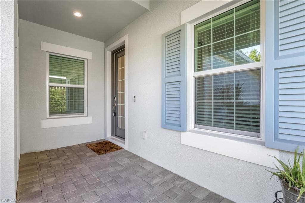 2231 Marquesa CIR, NAPLES FL 34112-2