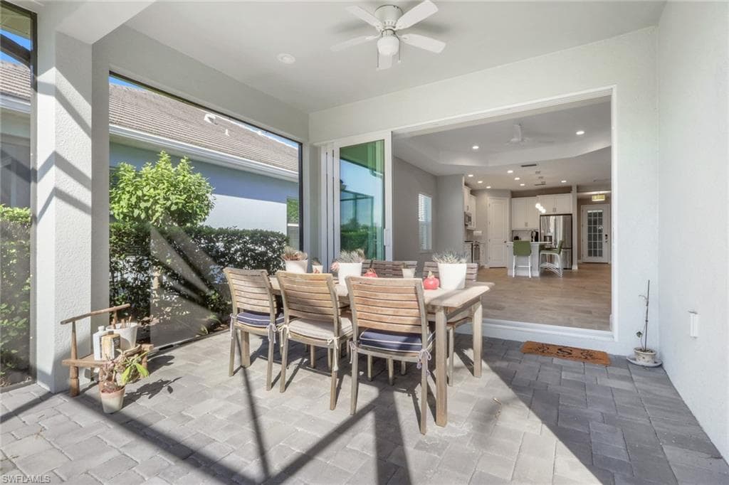 2231 Marquesa CIR, NAPLES FL 34112-23