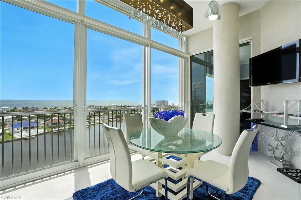 4192 Bay Beach LN, FORT MYERS BEACH FL 33931-1