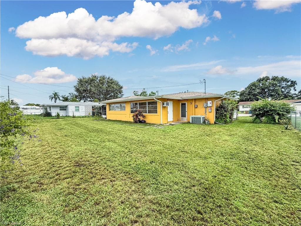 218 Fireside CT, LEHIGH ACRES FL 33936-21