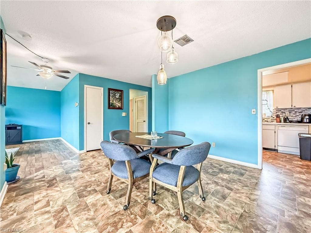 218 Fireside CT, LEHIGH ACRES FL 33936-9