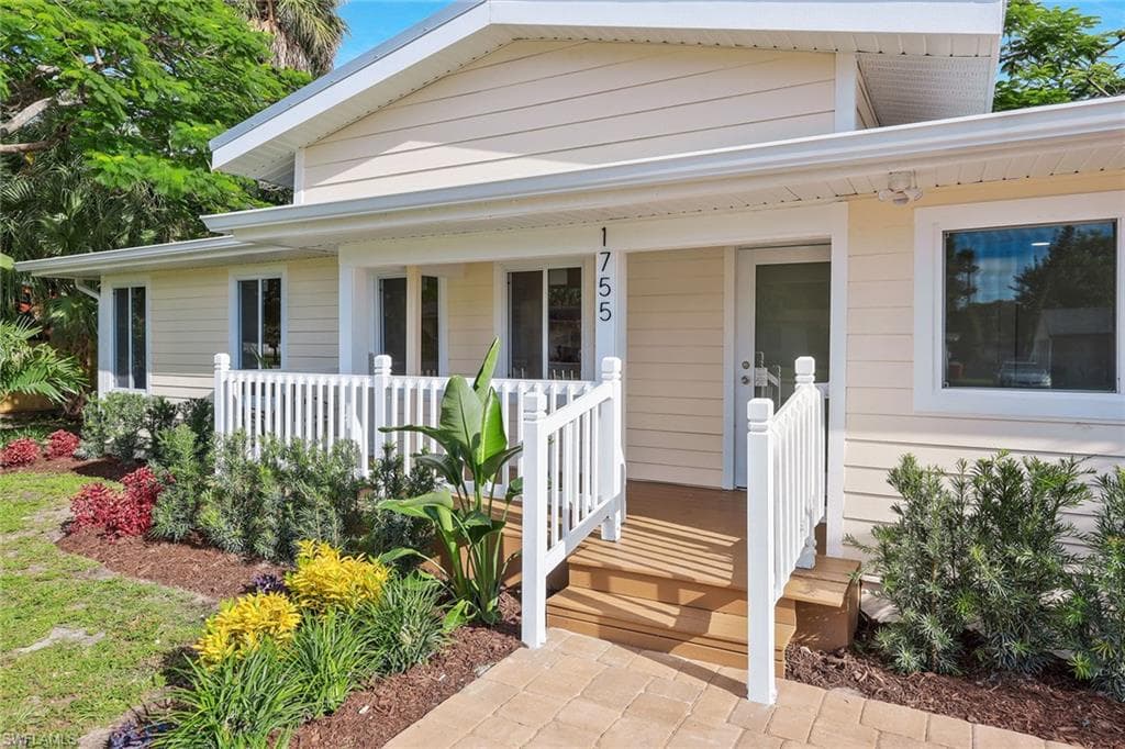 1755 Oakley AVE, FORT MYERS FL 33901-2