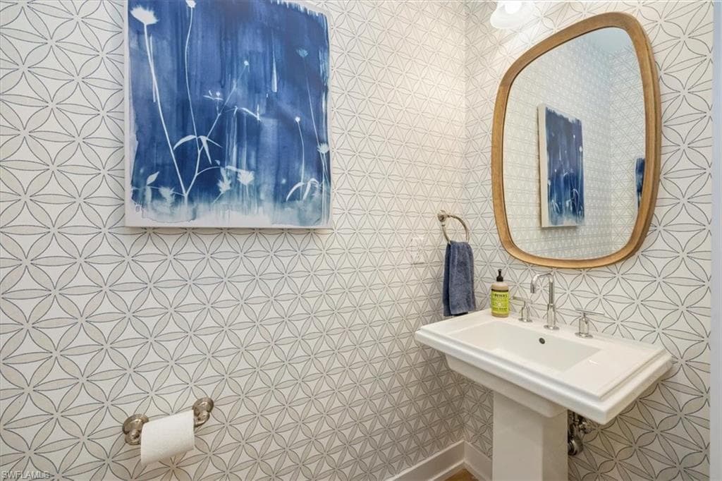 12940 Pembroke DR, NAPLES FL 34105-22