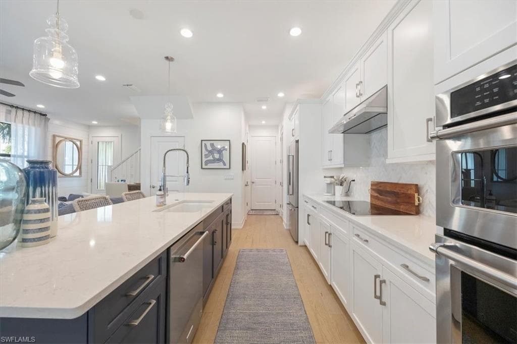 12940 Pembroke DR, NAPLES FL 34105-4