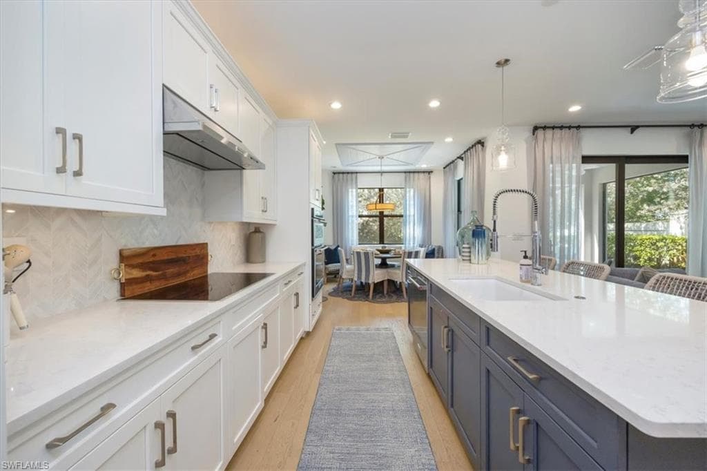 12940 Pembroke DR, NAPLES FL 34105-17