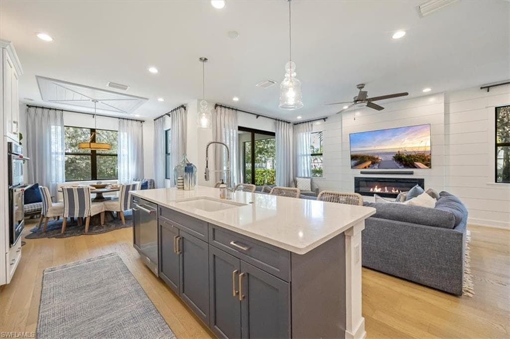 12940 Pembroke DR, NAPLES FL 34105-3