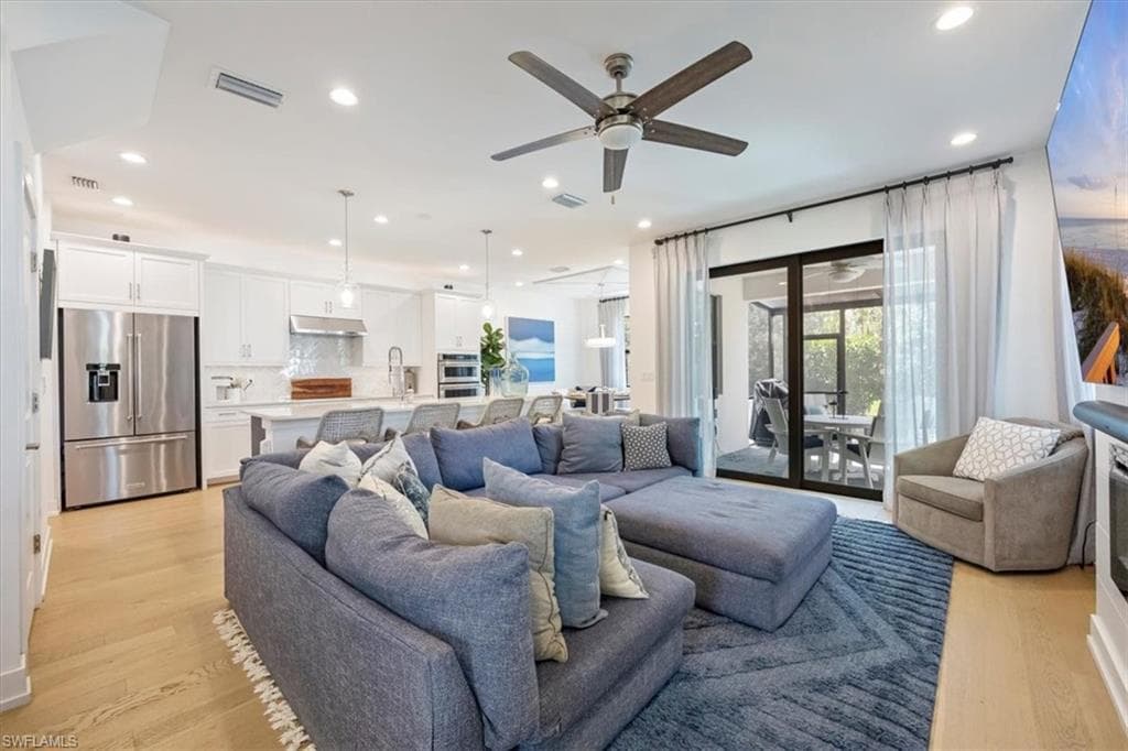 12940 Pembroke DR, NAPLES FL 34105-7