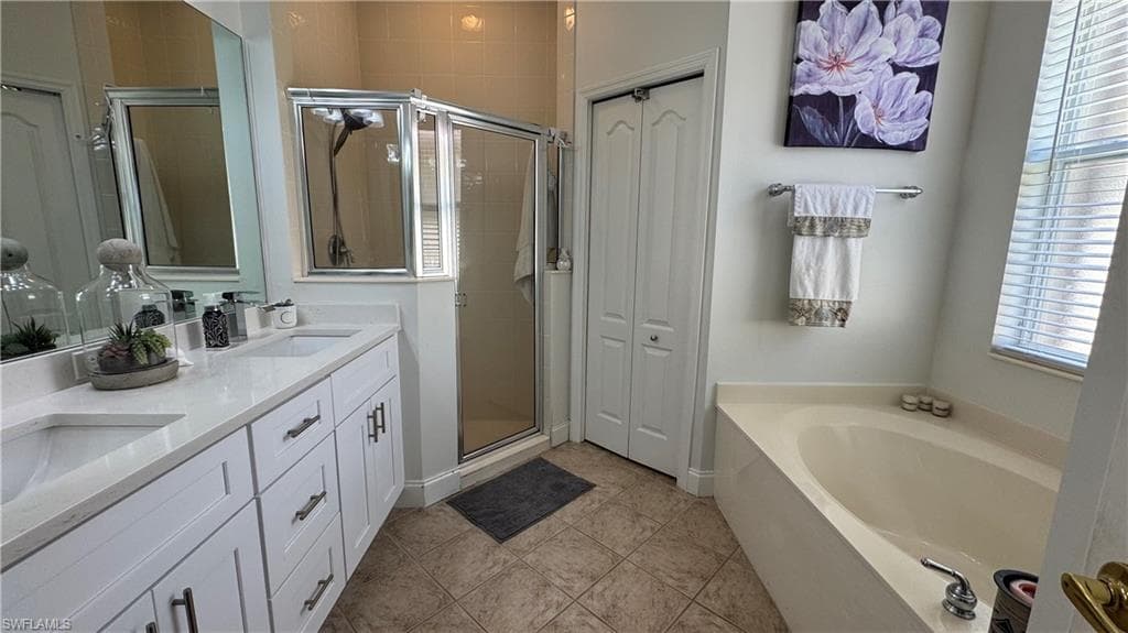 13672 Troia DR, ESTERO FL 33928-10