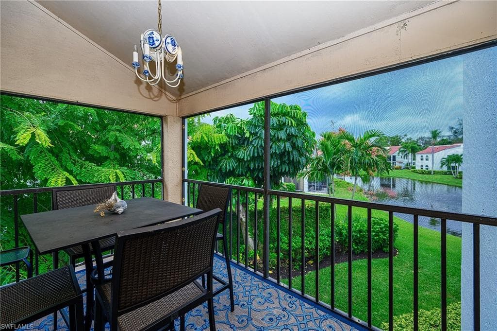 559 Beachwalk CIR # U204, NAPLES FL 34108-22