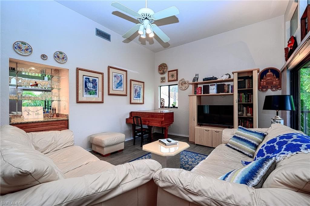 559 Beachwalk CIR # U204, NAPLES FL 34108-5