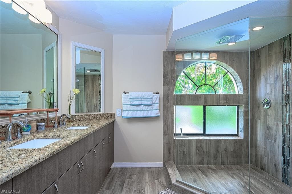559 Beachwalk CIR # U204, NAPLES FL 34108-16