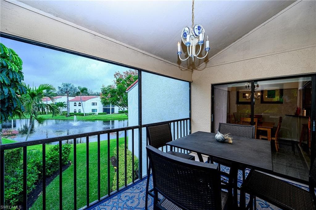 559 Beachwalk CIR # U204, NAPLES FL 34108-21