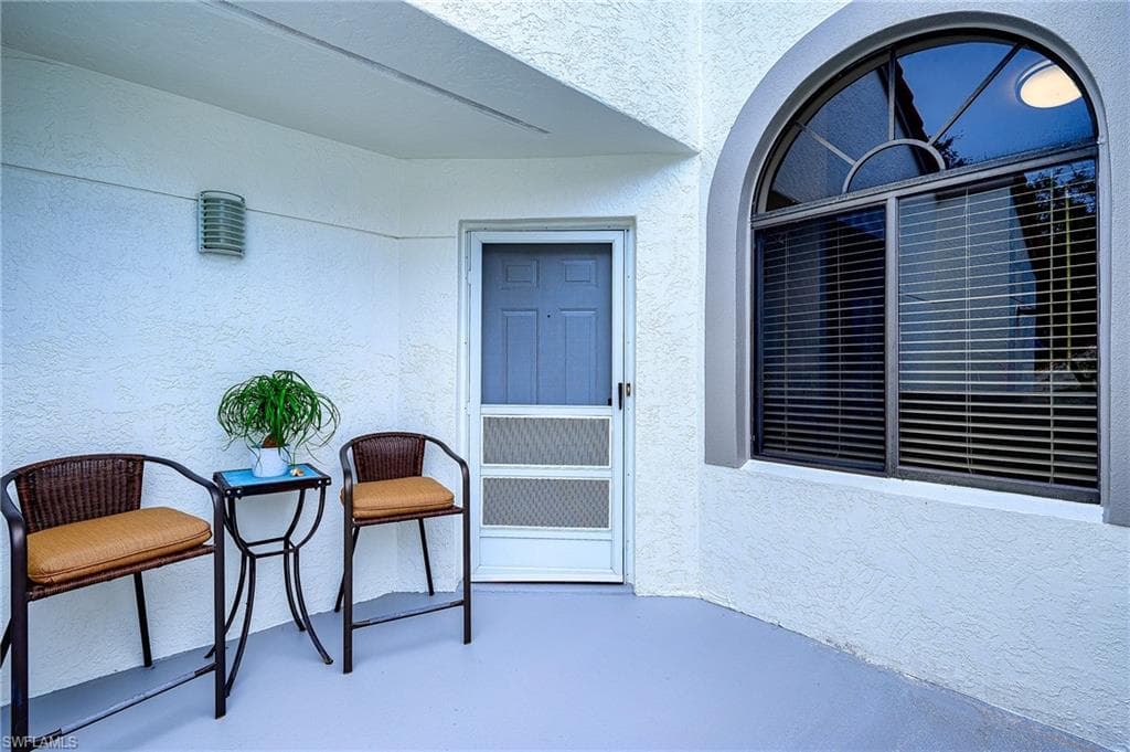 559 Beachwalk CIR # U204, NAPLES FL 34108-2