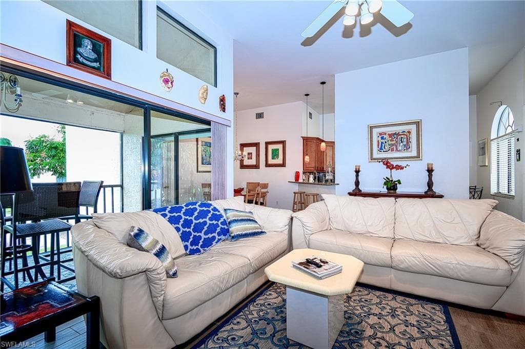 559 Beachwalk CIR # U204, NAPLES FL 34108-4