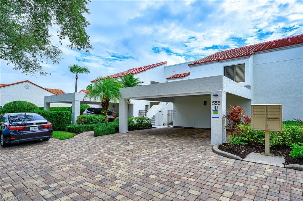 559 Beachwalk CIR # U204, NAPLES FL 34108-29