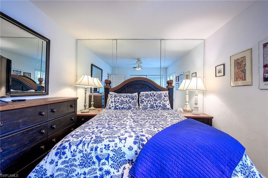 559 Beachwalk CIR # U204, NAPLES FL 34108-18