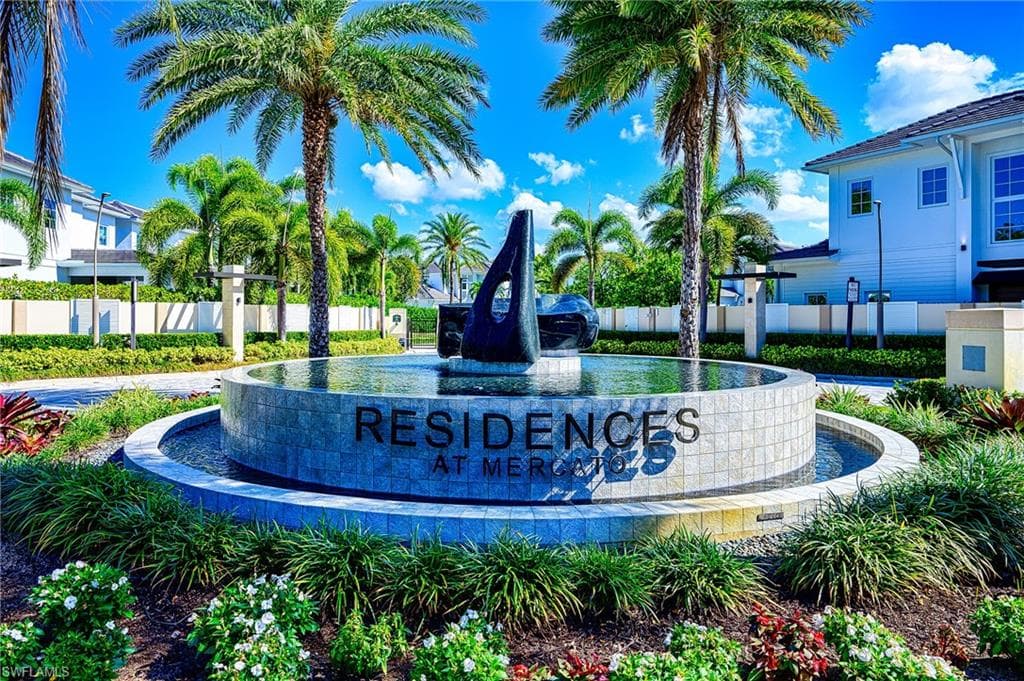 559 Beachwalk CIR # U204, NAPLES FL 34108-34