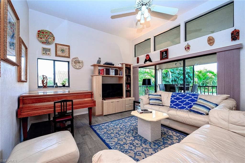 559 Beachwalk CIR # U204, NAPLES FL 34108-7