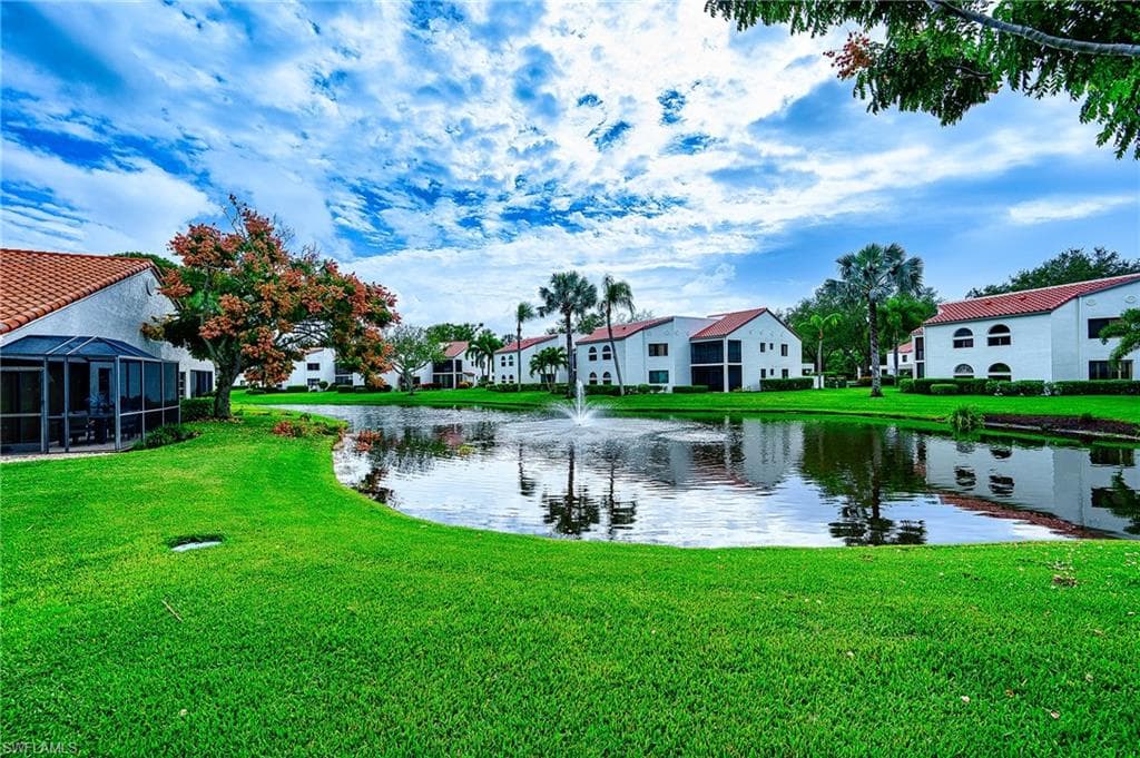 559 Beachwalk CIR # U204, NAPLES FL 34108-24