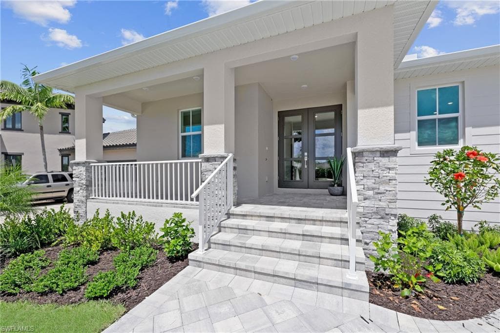 8738 Lakefront CT, FORT MYERS FL 33908-32