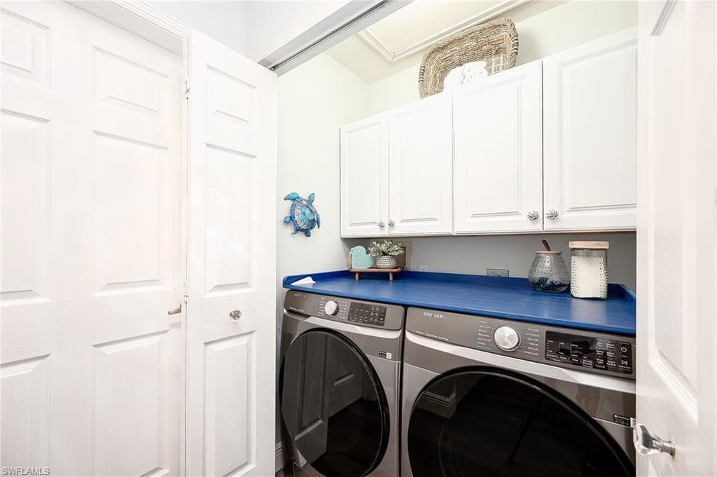 2460 Old Groves RD # E201, NAPLES FL 34109-22