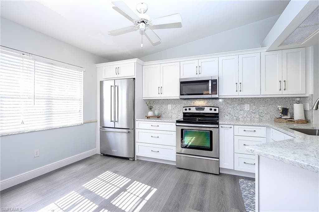 2460 Old Groves RD # E201, NAPLES FL 34109-11