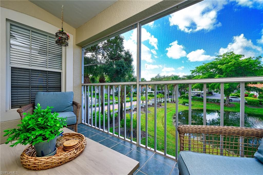 2460 Old Groves RD # E201, NAPLES FL 34109-23