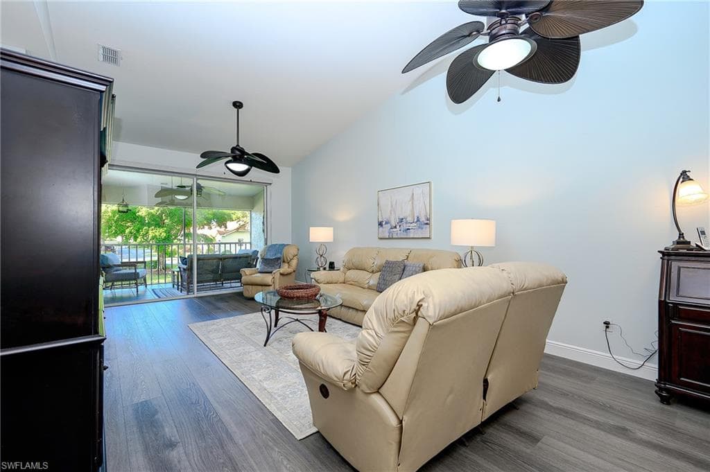 2460 Old Groves RD # E201, NAPLES FL 34109-14