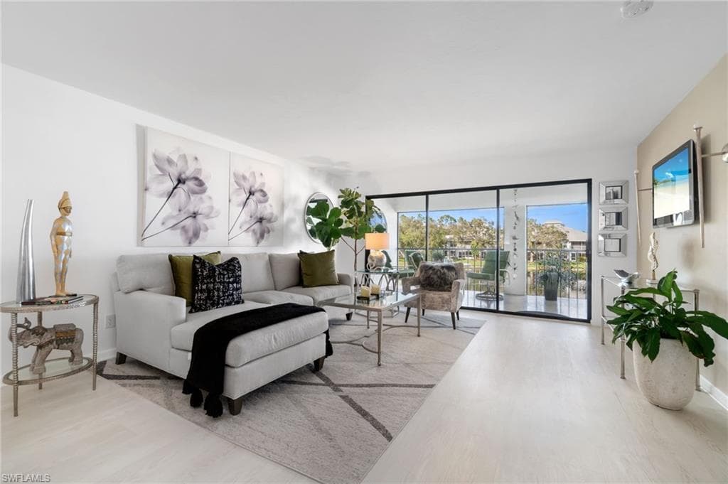 800 Misty Pines CIR # H205, NAPLES FL 34105-10