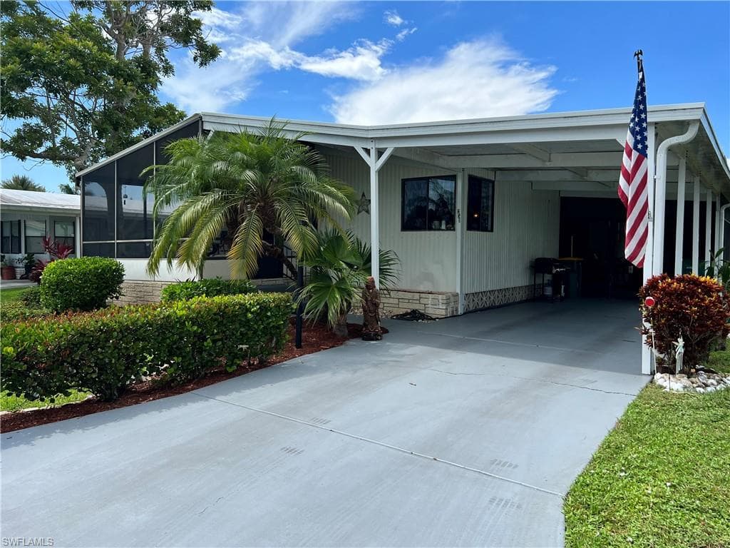 251 Loon LN, NAPLES FL 34114-1