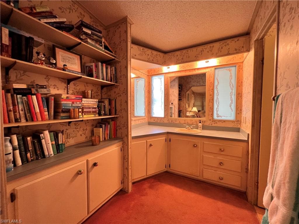 251 Loon LN, NAPLES FL 34114-11