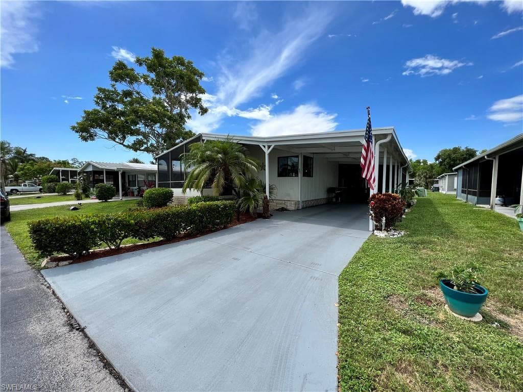 251 Loon LN, NAPLES FL 34114-2