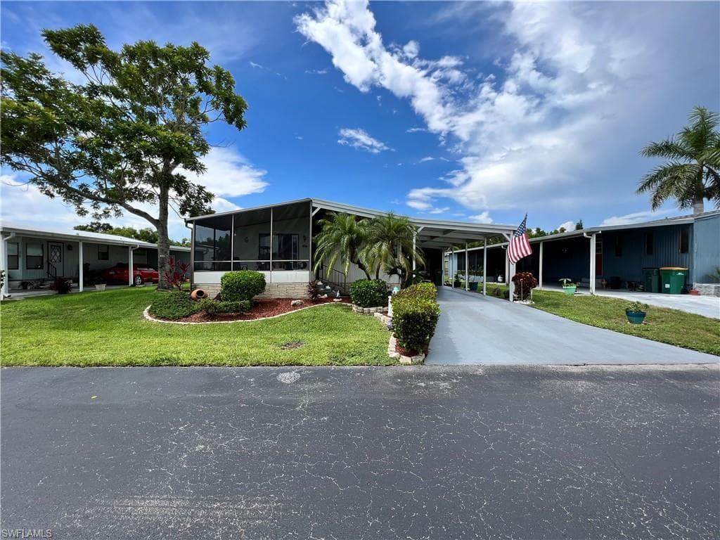 251 Loon LN, NAPLES FL 34114-4