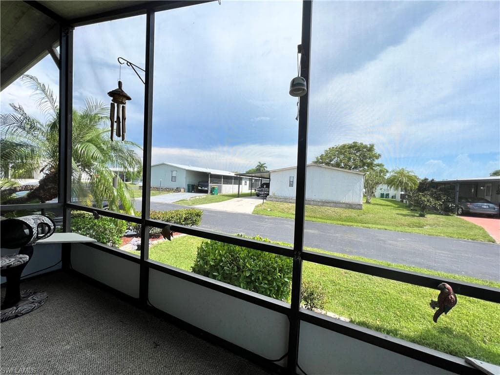 251 Loon LN, NAPLES FL 34114-33