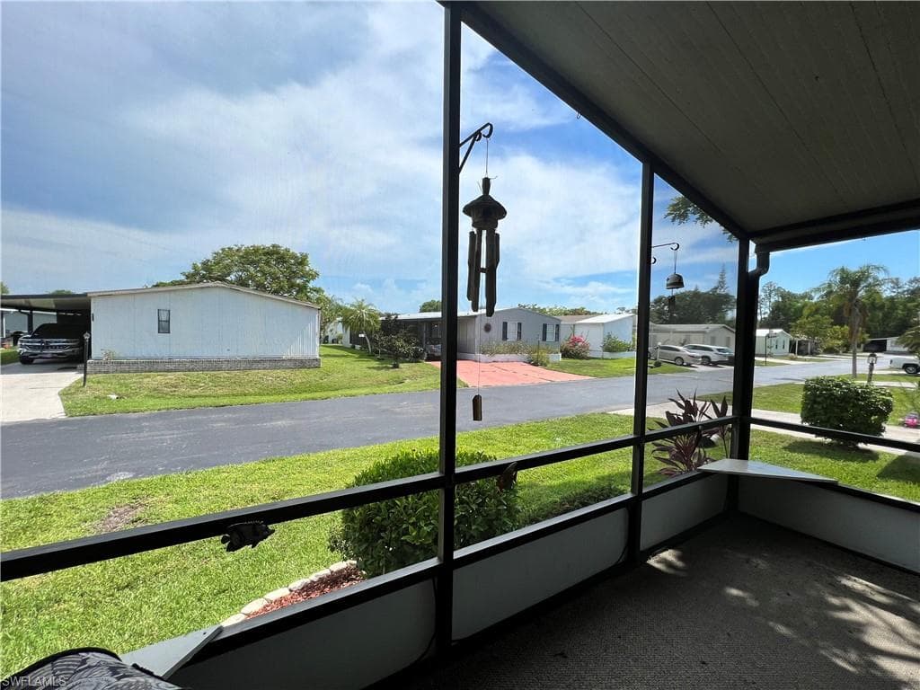 251 Loon LN, NAPLES FL 34114-32