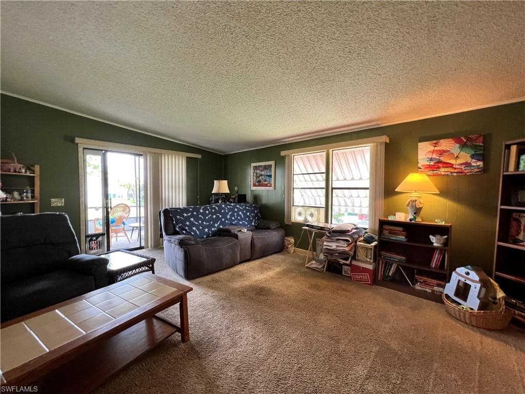 251 Loon LN, NAPLES FL 34114-30