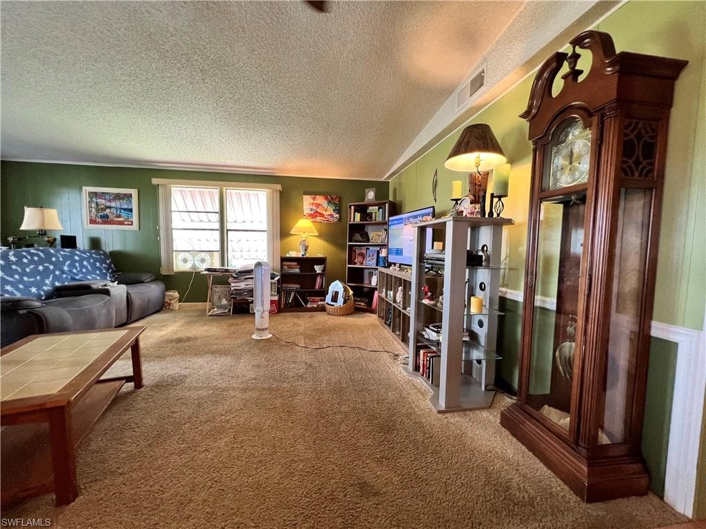 251 Loon LN, NAPLES FL 34114-28