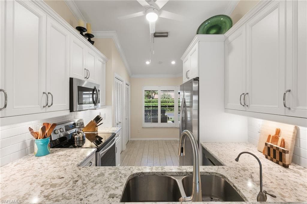 3346 Erick Lake DR # 2001, NAPLES FL 34109-8