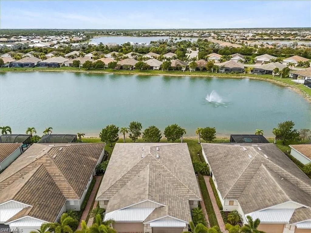 14672 Edgewater CIR, NAPLES FL 34114-25