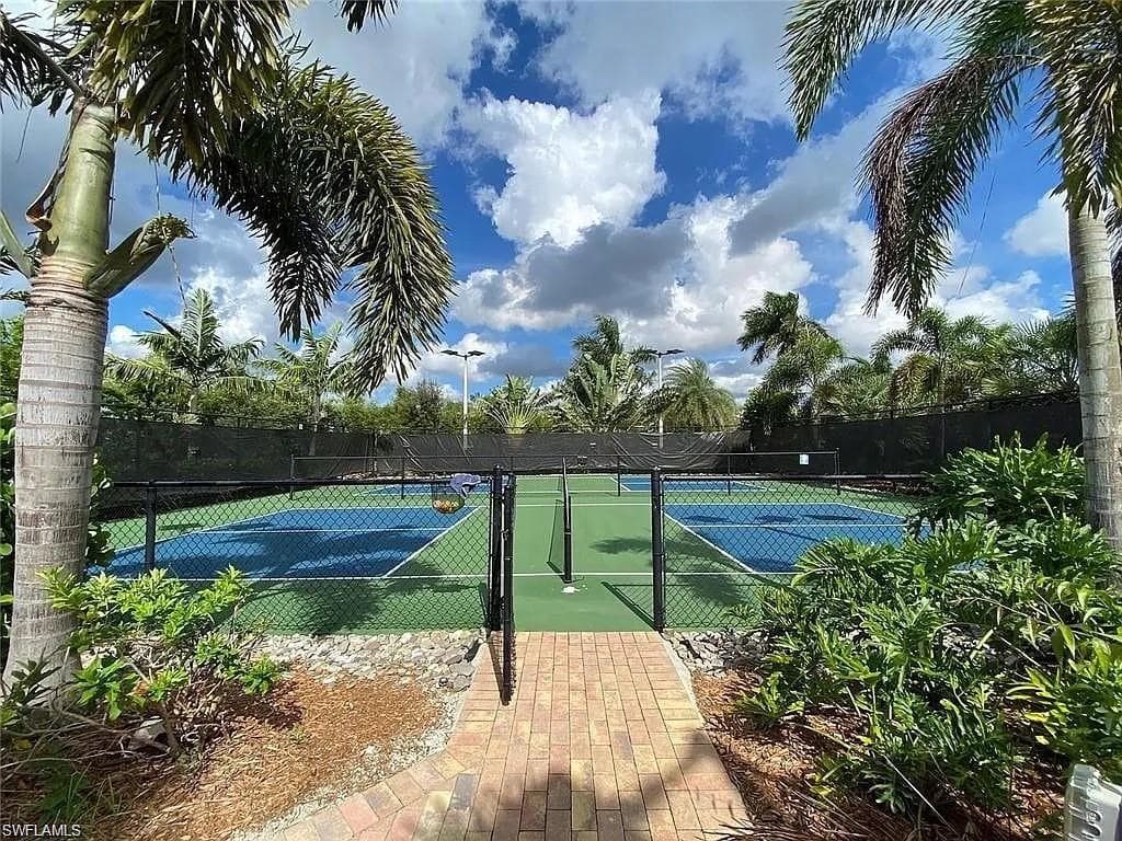 14672 Edgewater CIR, NAPLES FL 34114-31