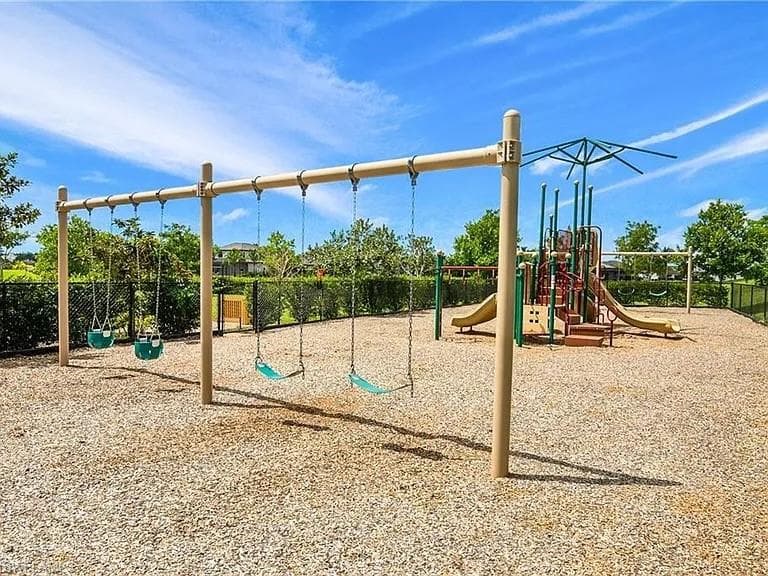 14672 Edgewater CIR, NAPLES FL 34114-29