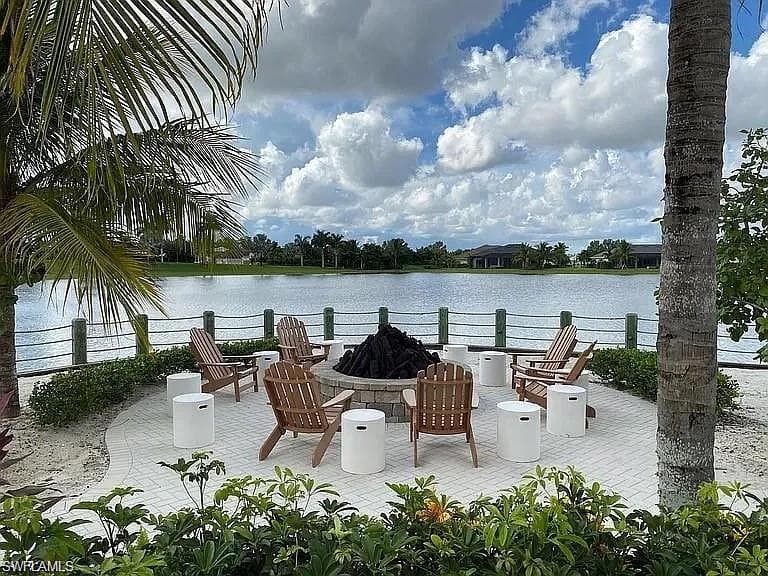 14672 Edgewater CIR, NAPLES FL 34114-37