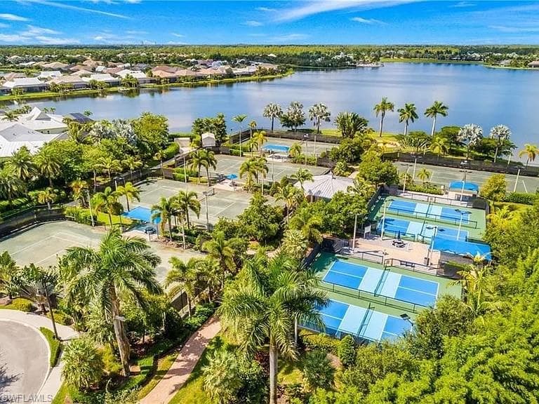 14672 Edgewater CIR, NAPLES FL 34114-32