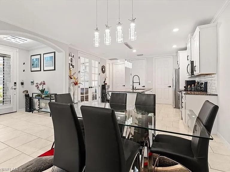 14672 Edgewater CIR, NAPLES FL 34114-7