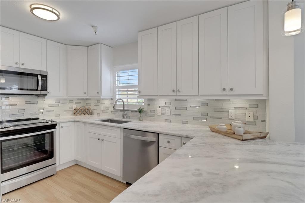 4430 Botanical Place CIR # 101, NAPLES FL 34112-2