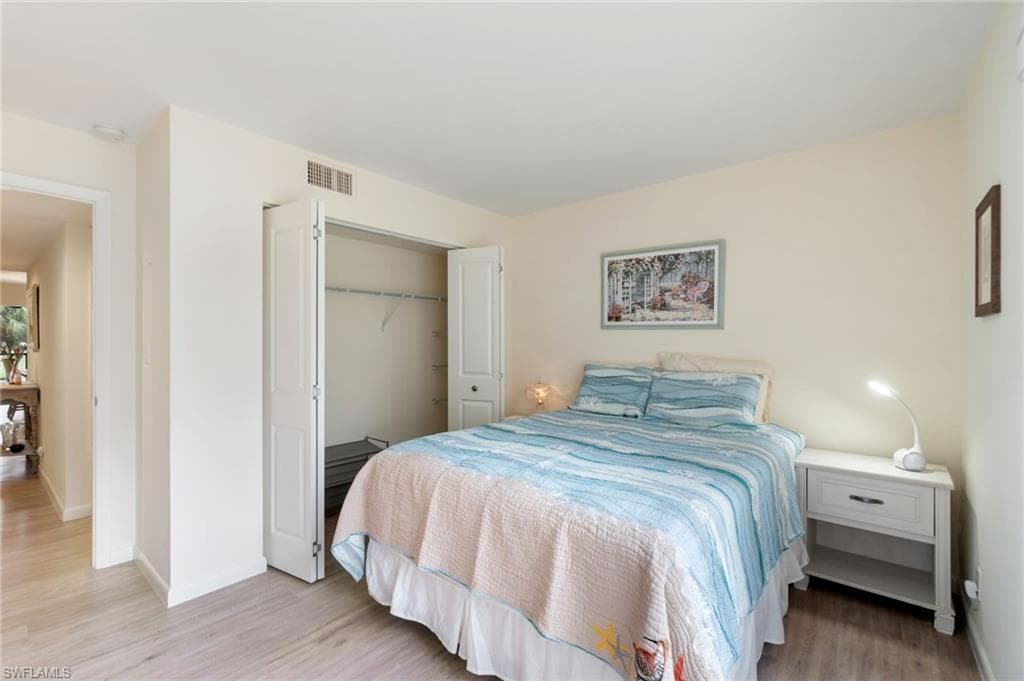 425 Wildwood LN # 425, NAPLES FL 34105-16