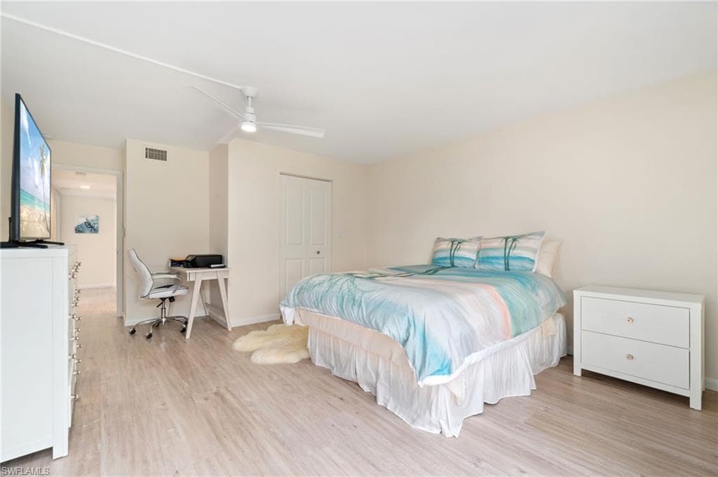 425 Wildwood LN # 425, NAPLES FL 34105-15